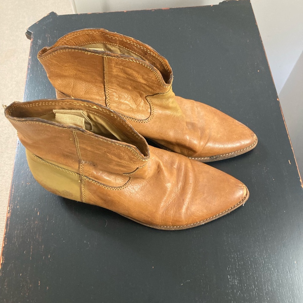 leather ankle length yellow/brown cowboy boots - size 7.5